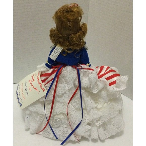 Madame Alexander MADC 1991 Club Doll- Miss Liberty with box And Pin - Picture 6 of 12